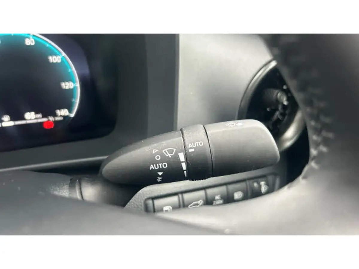 2024-toyota-c-hr-20-vvt-i-design-220bhp-plug-in-big-35