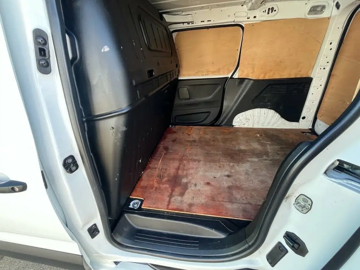 2022-toyota-proace-city-15d-active-big-36
