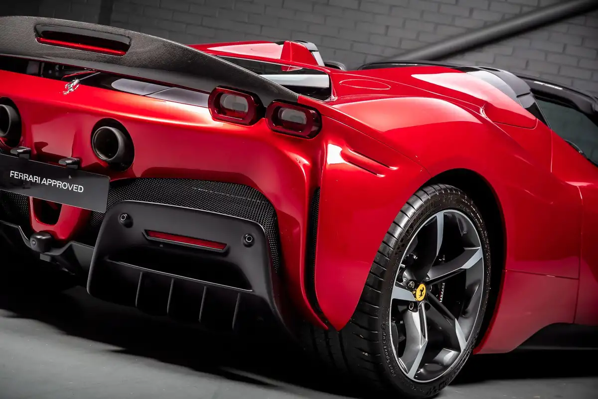 2023-ferrari-sf90-40t-v8-f1-dct-ss-4wd-big-28