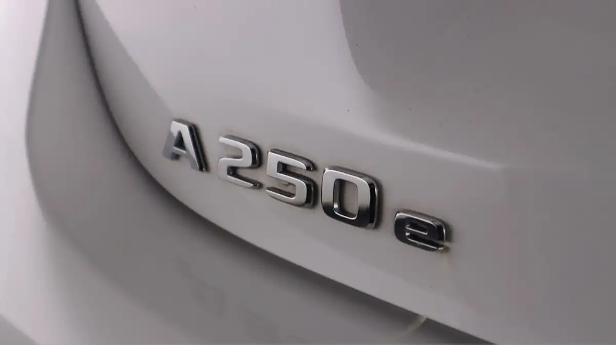 2020-mercedes-benz-a-class-13-a250e-amg-line-hatchback-5d-big-20