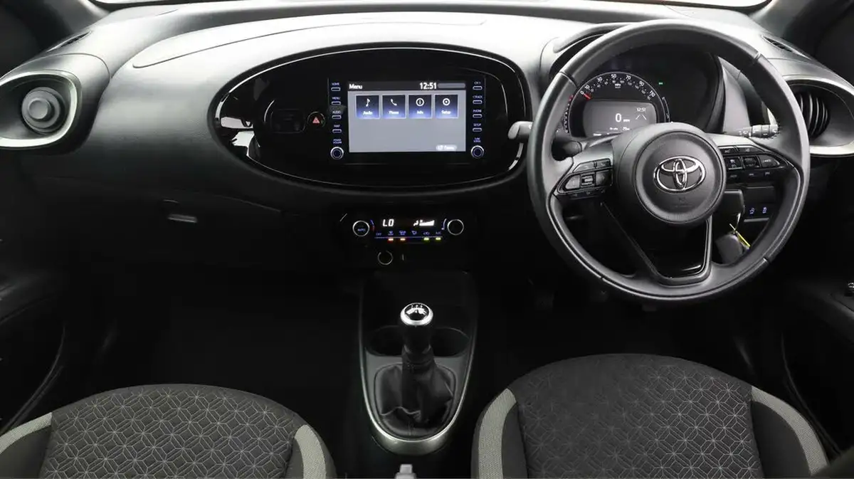 2023-toyota-aygo-x-10-vvt-i-edge-big-12