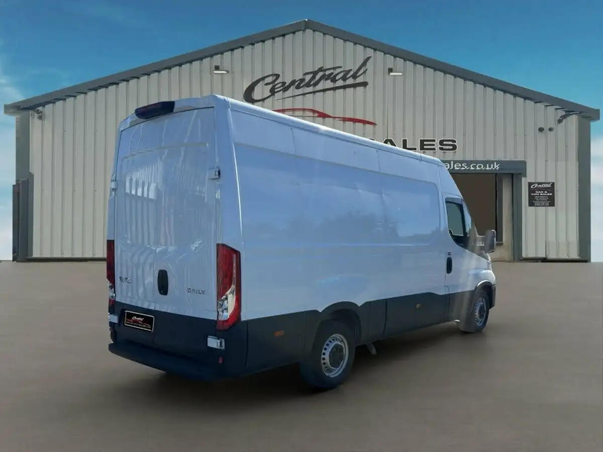 2023-iveco-daily-s-class-23td-35s14v-business-3520mm-h2-136pseu6dt-big-2