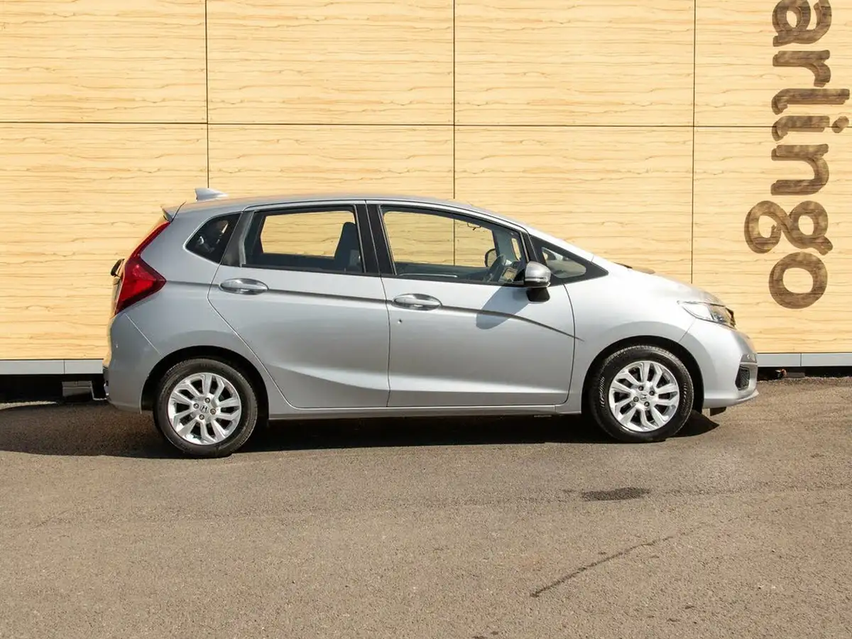 2018-honda-jazz-13-i-vtec-se-navi-cvt-big-11