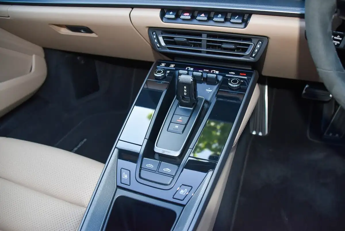 2021-porsche-911-30-targa-4s-big-42