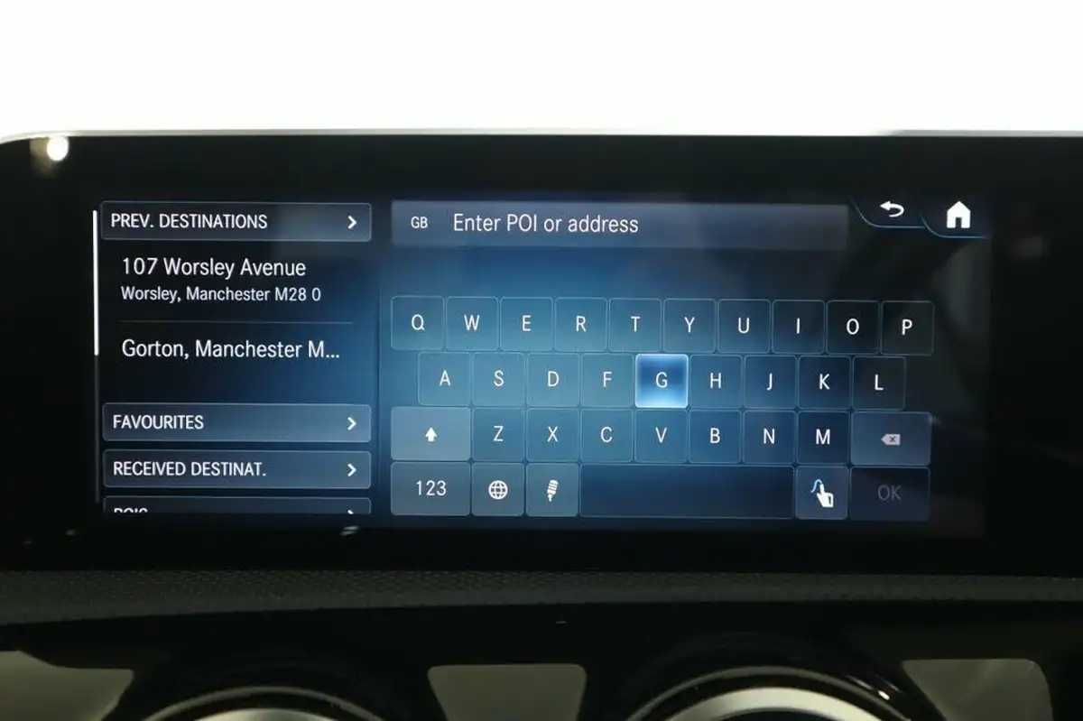 2020-mercedes-benz-a-class-15d-a180d-amg-line-executive-saloon-4d-7g-dct-big-32