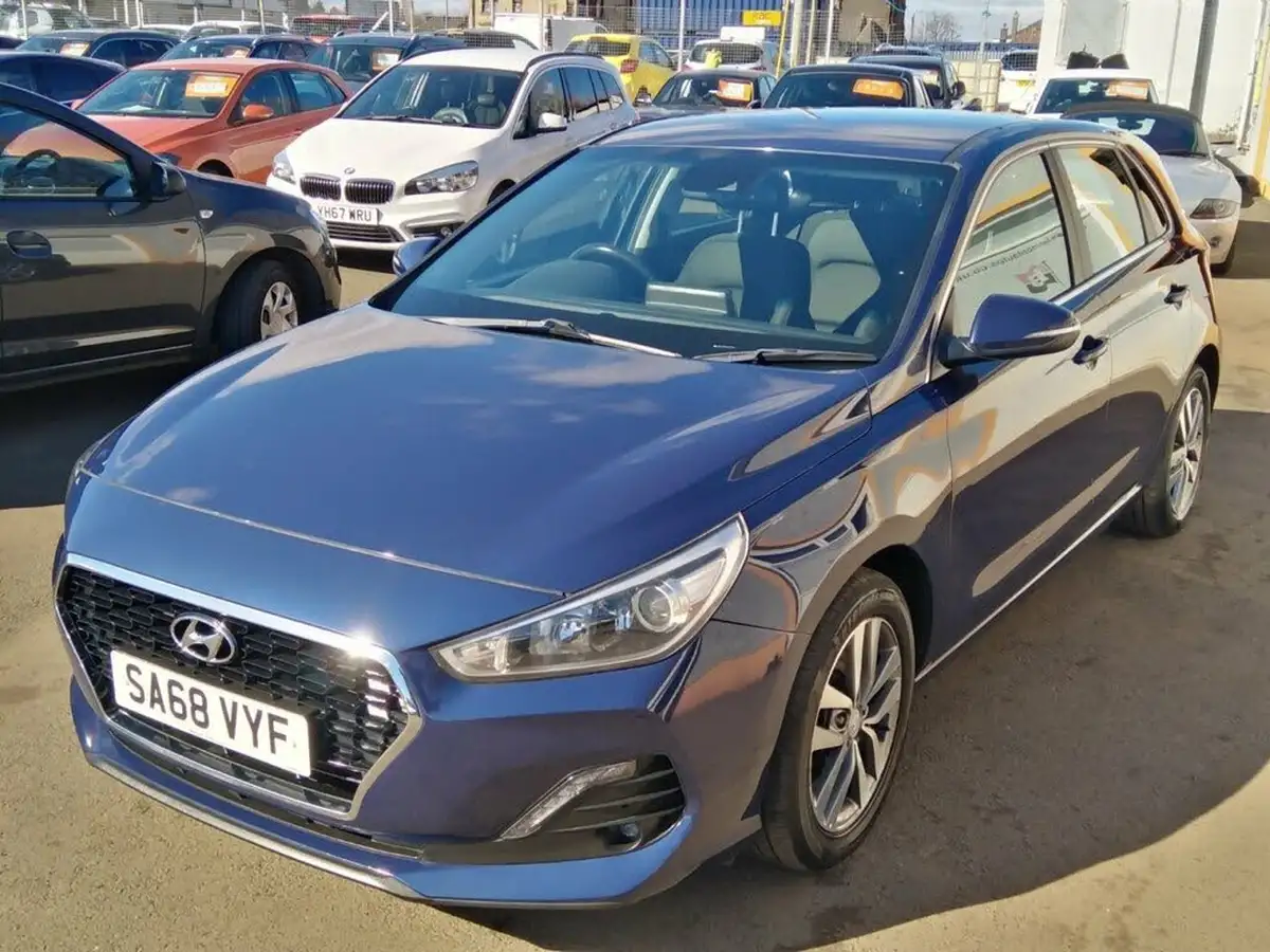 2018-hyundai-i30-10-t-gdi-se-hatchback-big-6