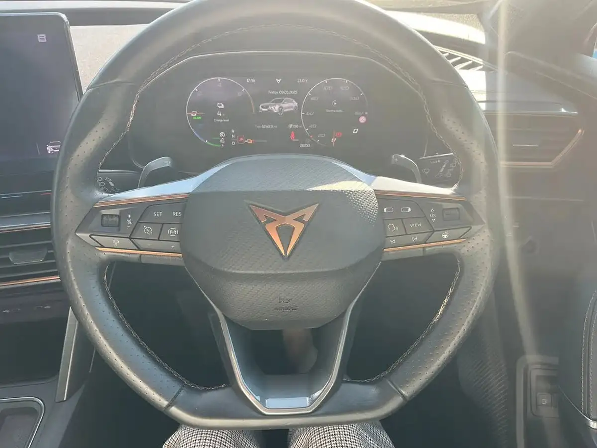 2022-cupra-formentor-14-e-hybrid-vz1-big-13