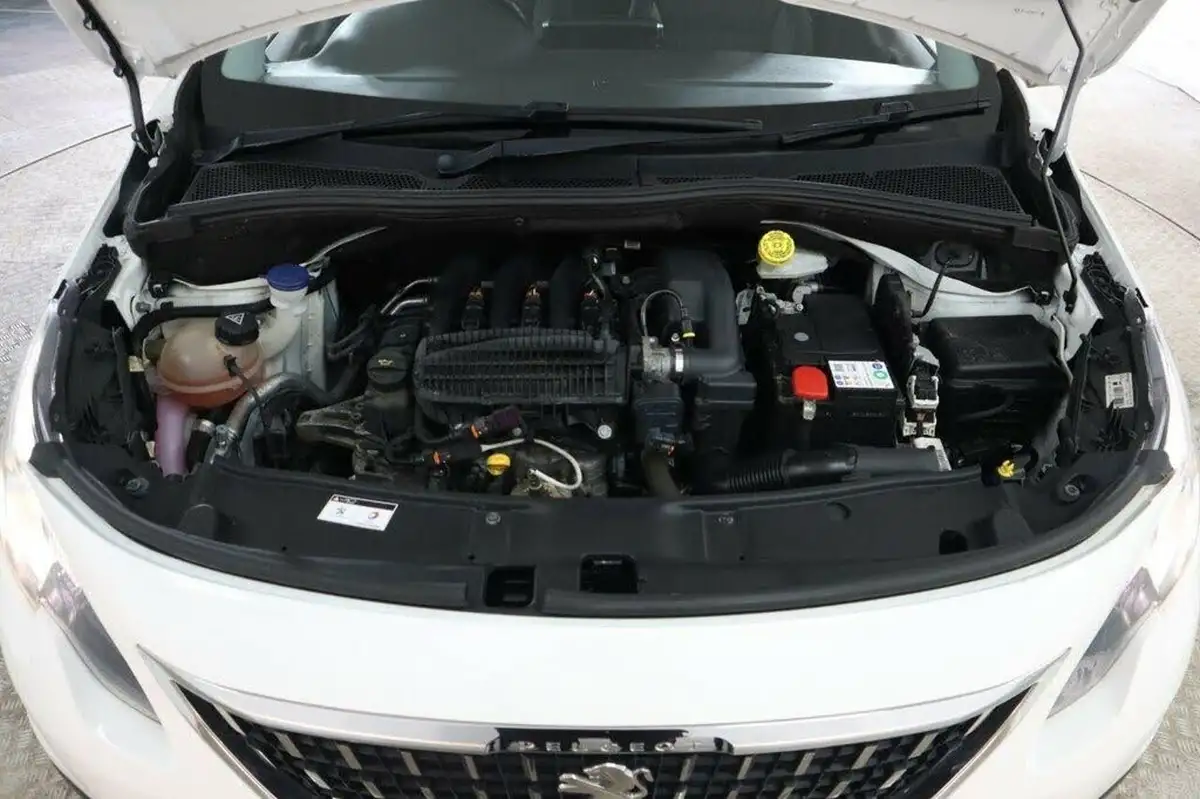2018-peugeot-2008-suv-12-puretech-allure-premium-big-9