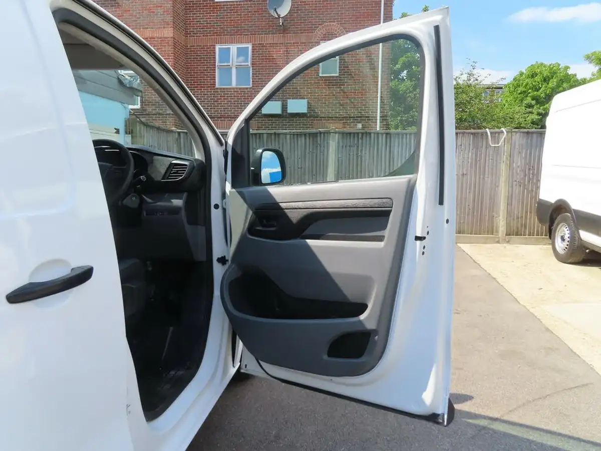 2019-citroen-dispatch-16bluehdi-x-m-1000-115pseu6-ss-big-32