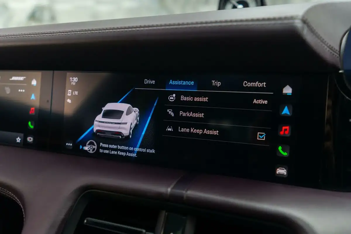 2020-porsche-taycan-e-turbo-big-25