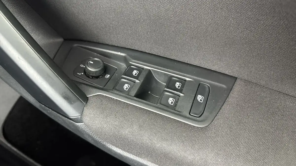 2021-volkswagen-tiguan-15-tsi-life-150ps-dsg-big-19