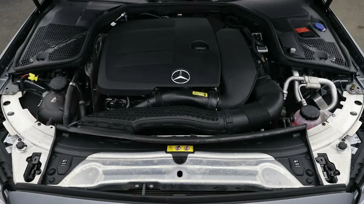 2019-mercedes-benz-c-class-15-c200-amg-line-premiumss-saloon-4d-big-18