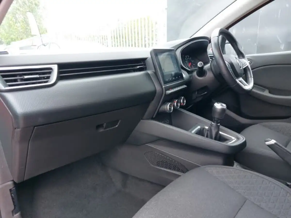 2020-renault-clio-10-sce-iconic-75bhp-big-4