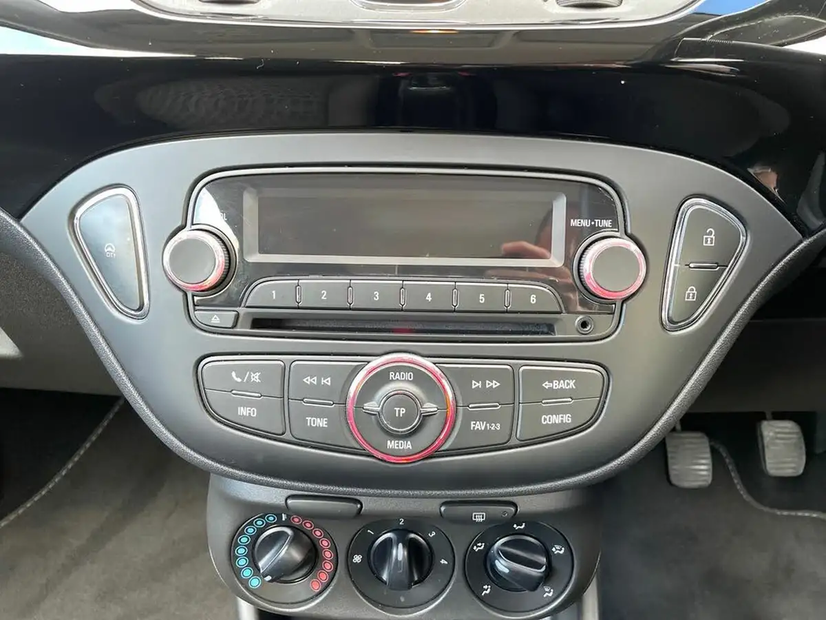 2017-vauxhall-corsa-14i-sting-75ps-ecoflex-big-20