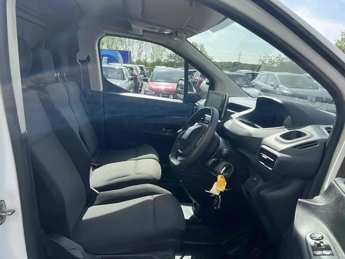 2021-peugeot-partner-15-bluehdi-1000-professional-100ps-eu6dt-panel-big-4