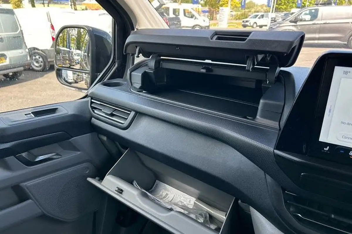 2024-ford-transit-custom-20tdci-280-l1h1-limited-136pseu6e-panel-van-1996cc-big-36