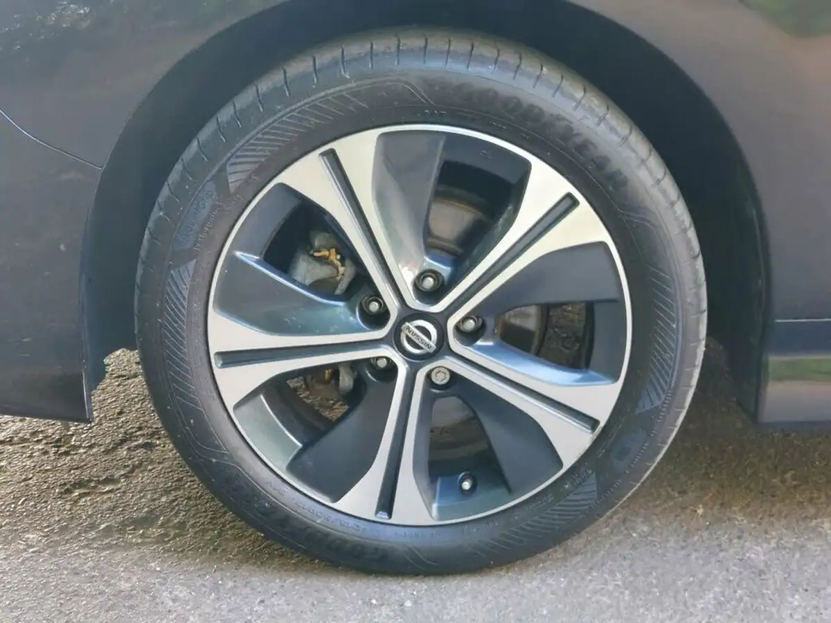 2021-nissan-leaf-e-tekna-big-17