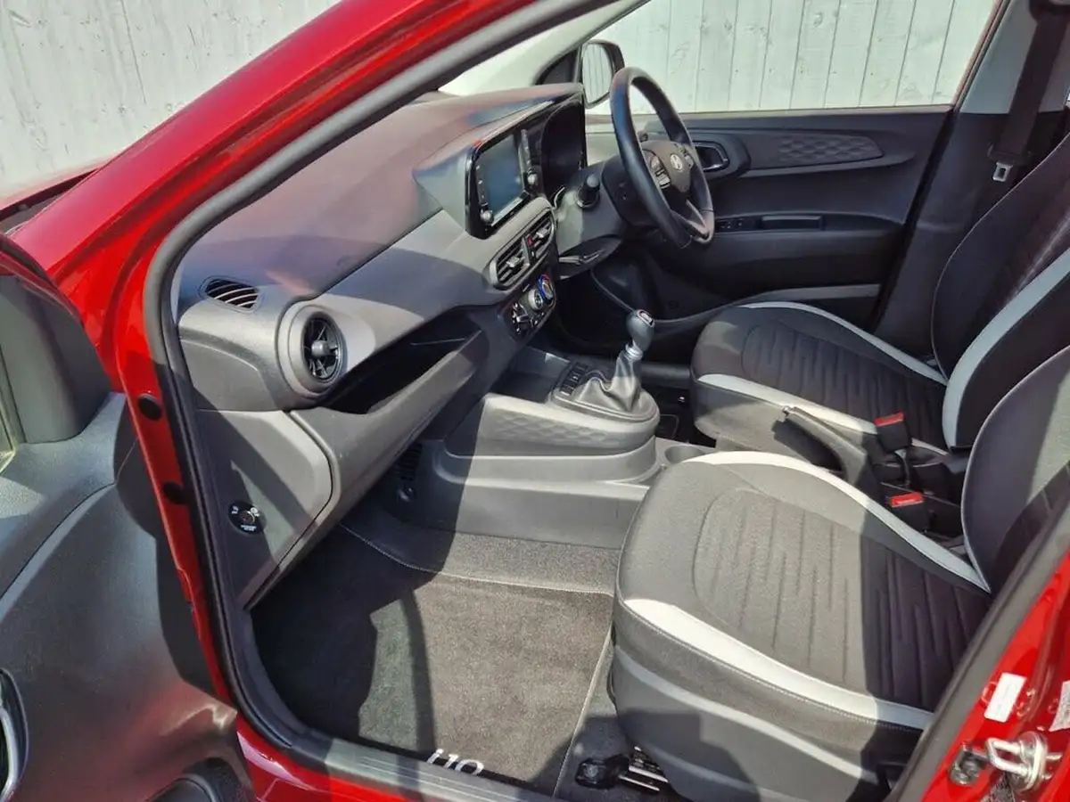 2021-hyundai-i10-10-se-connect-big-7
