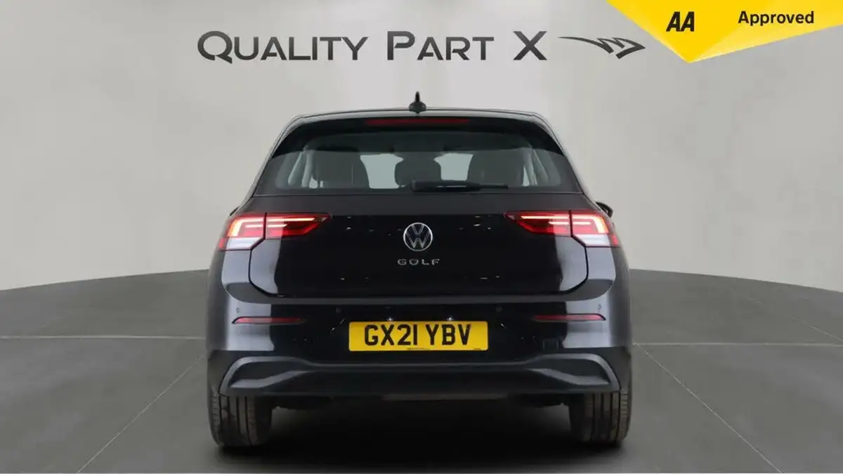 2021-volkswagen-golf-20tdi-life-hatchback-big-5