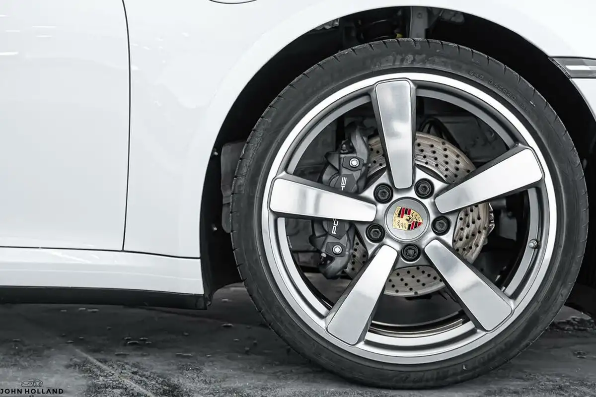2022-porsche-911-30-carrera-coupe-big-3