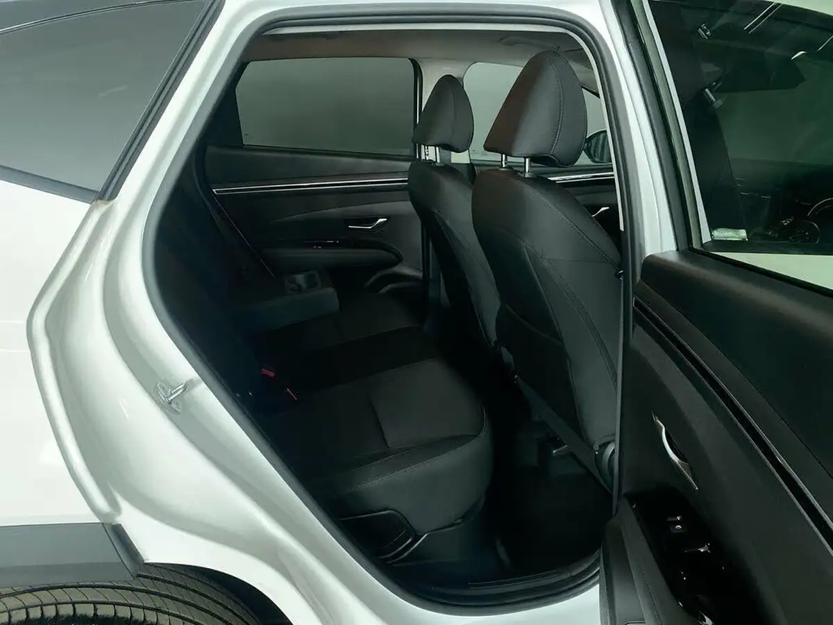 2023-hyundai-tucson-16-t-gdi-se-connect-230ps-hybrid-auto-big-18