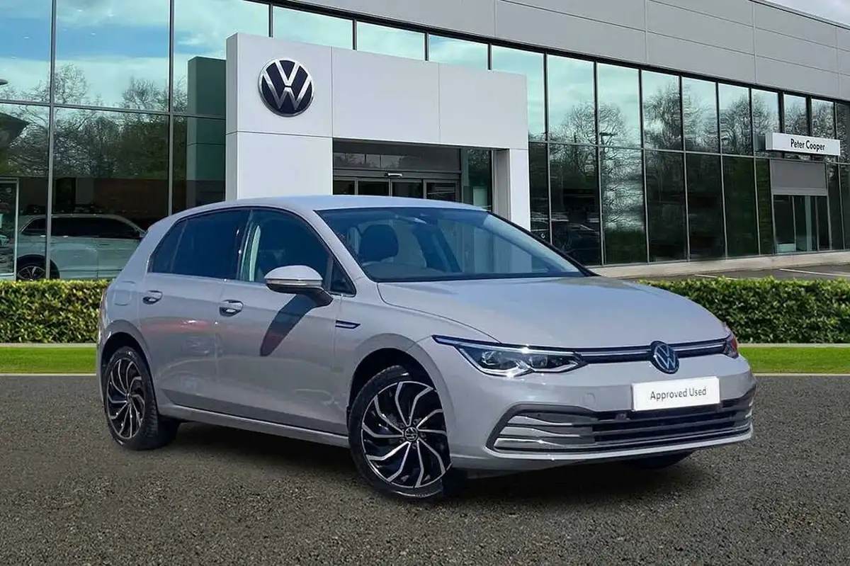 2023-volkswagen-golf-15-tsi-style-edition-130ps-big-0