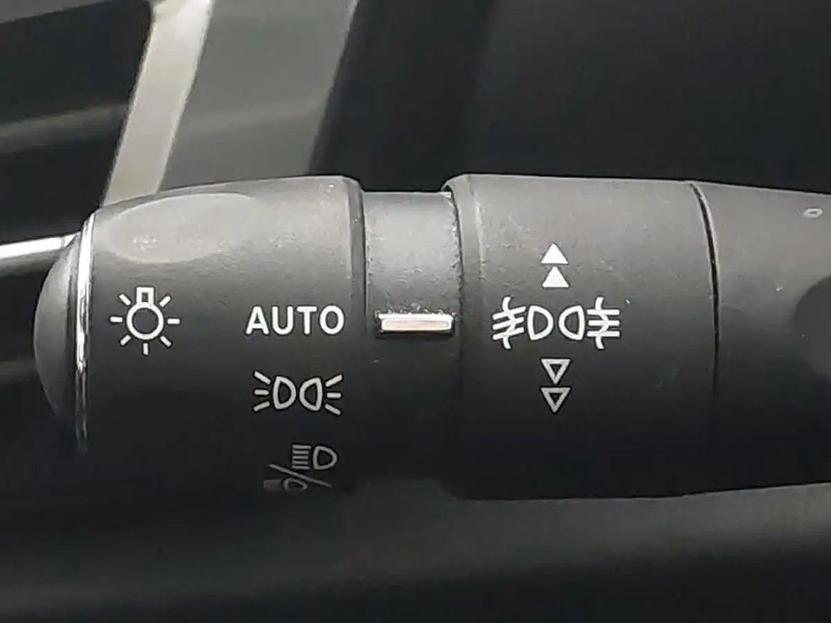 2022-citroen-c4-12-puretech-c-series-edition-big-16