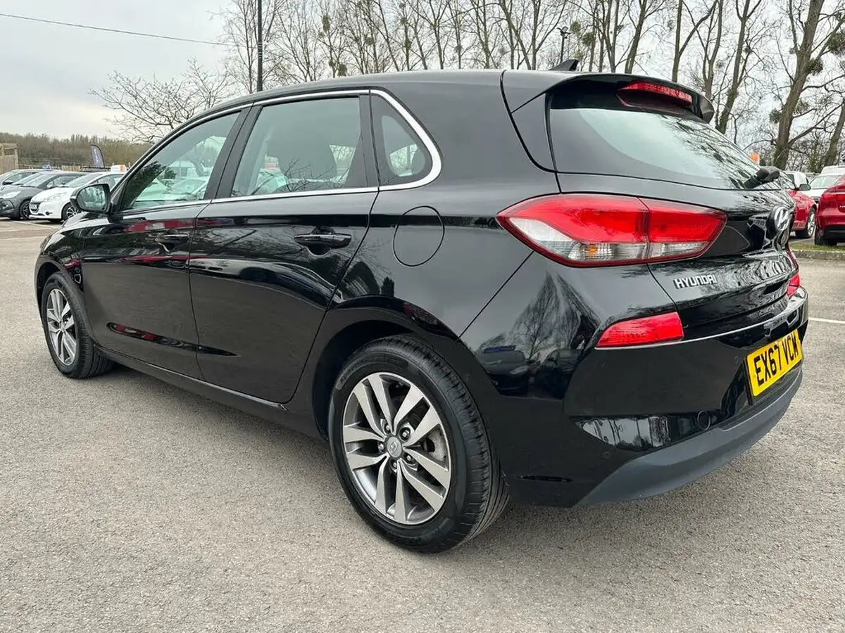 2017-hyundai-i30-10-t-gdi-se-nav-blue-drive-hatchback-big-5