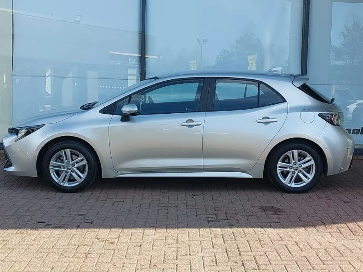 2022-toyota-corolla-20-vvt-i-icon-tech-hatchback-big-3