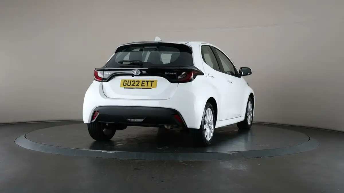 2022-toyota-yaris-15-vvt-i-icon-big-60