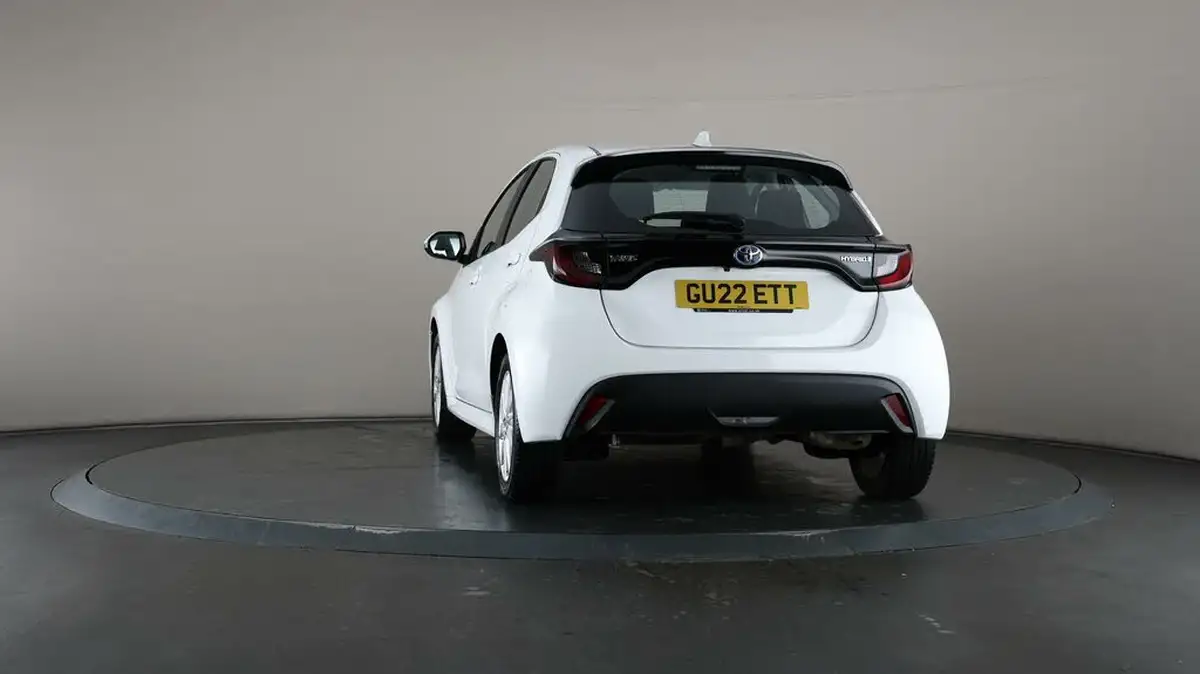 2022-toyota-yaris-15-vvt-i-icon-big-36