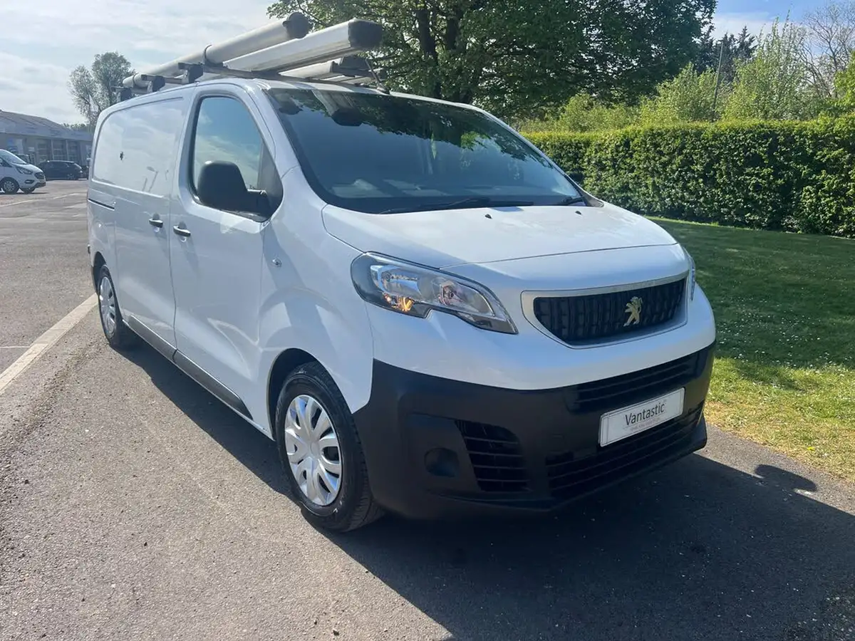 2019-peugeot-expert-15-bluehdi-professional-compact-1000-big-16