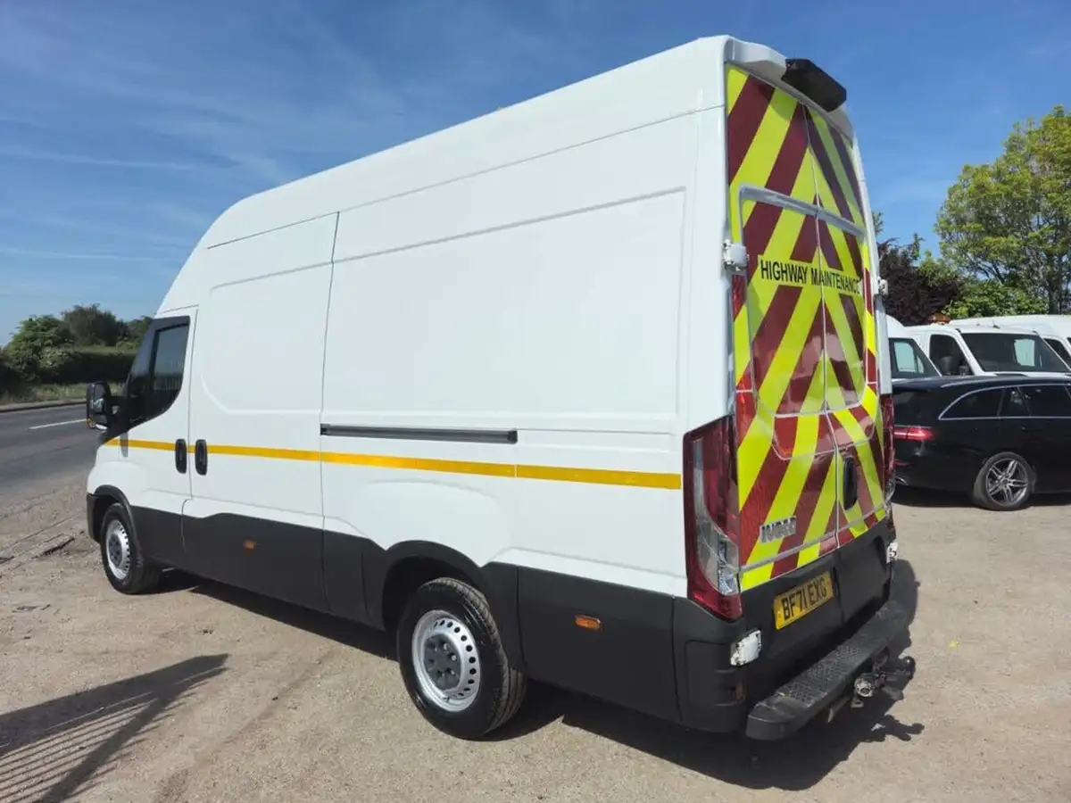 2021-iveco-daily-s-class-23td-35s14v-business-3520mm-h2-136pseu6dt-big-5
