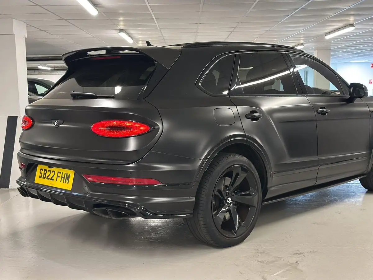 2022-bentley-bentayga-40-v8-big-11