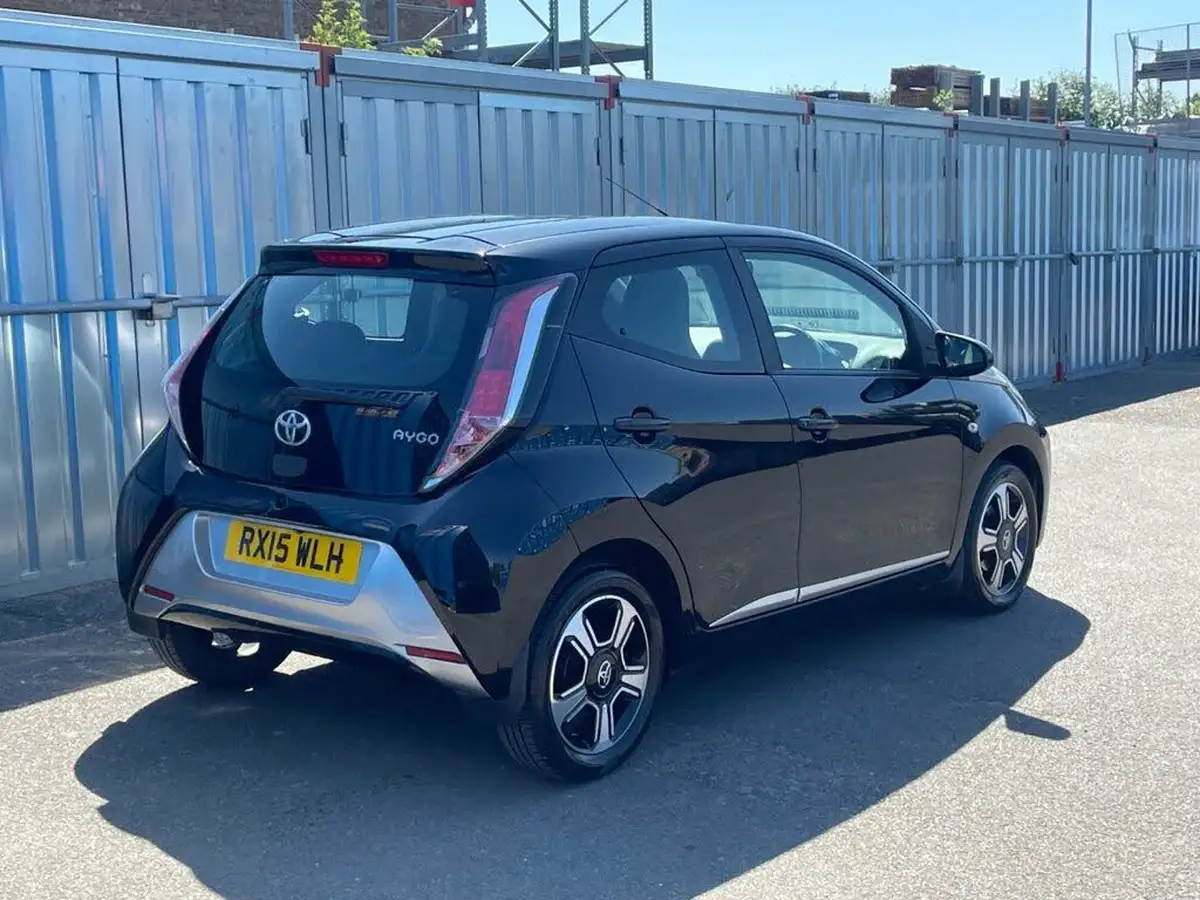 2015-toyota-aygo-10-vvt-i-x-clusiv-5d-big-4