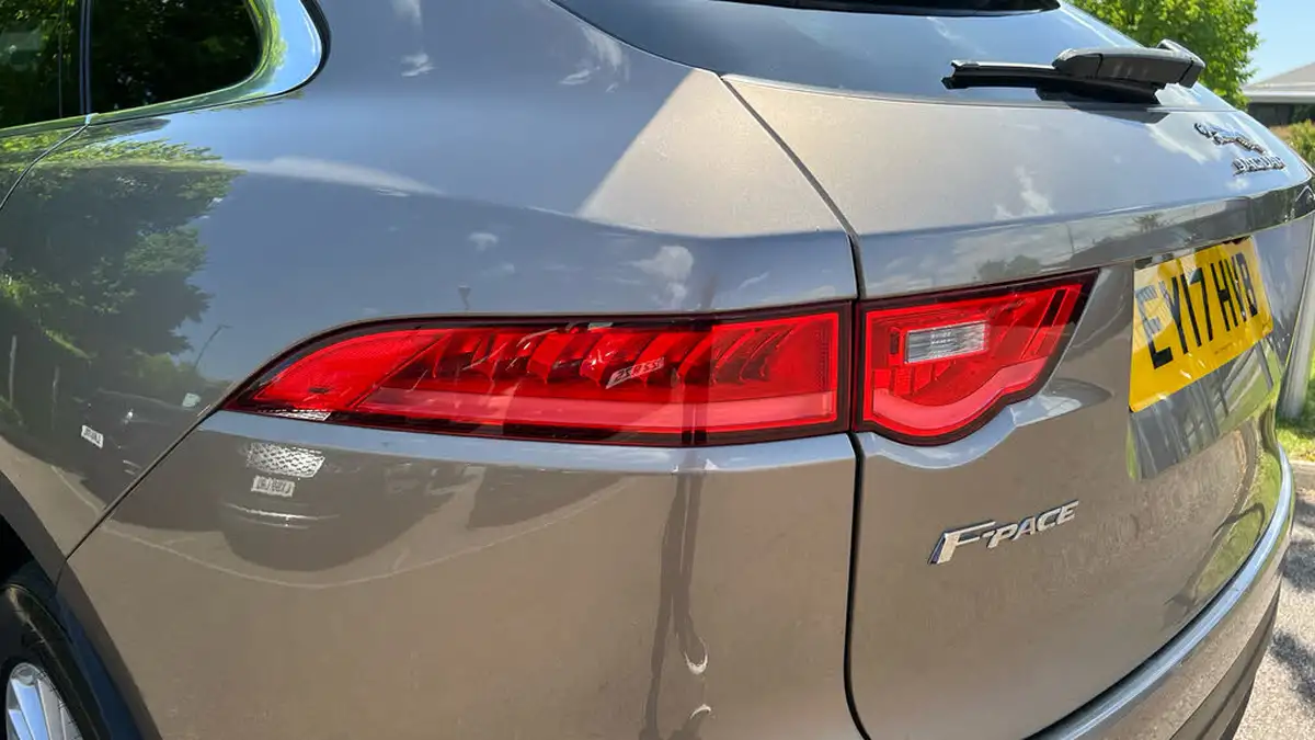 2017-jaguar-f-pace-20-i4d-portfolio-180ps-awd-auto-big-18