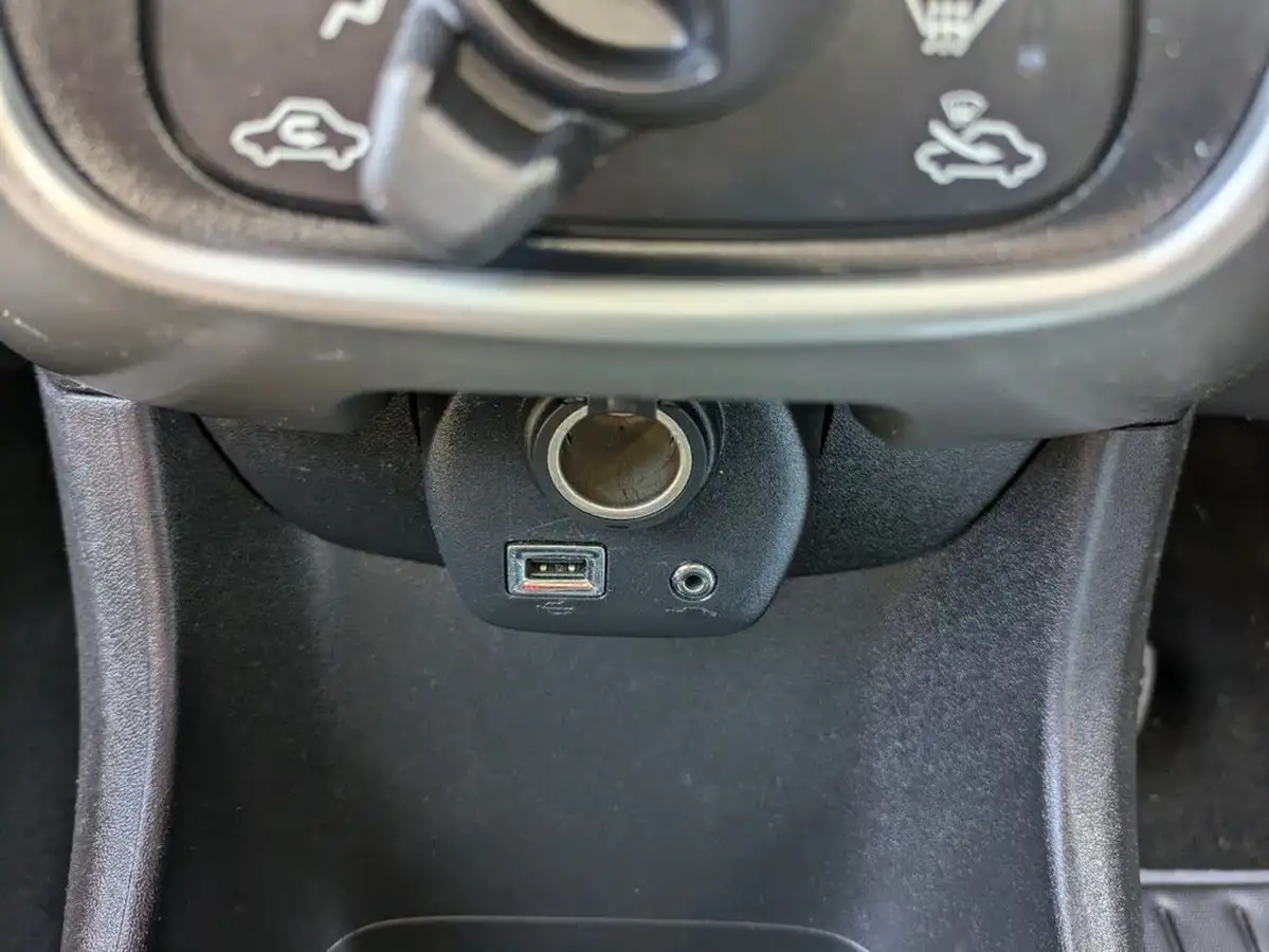 2016-citroen-c1-12-puretech-feel-81ps-5d-big-20