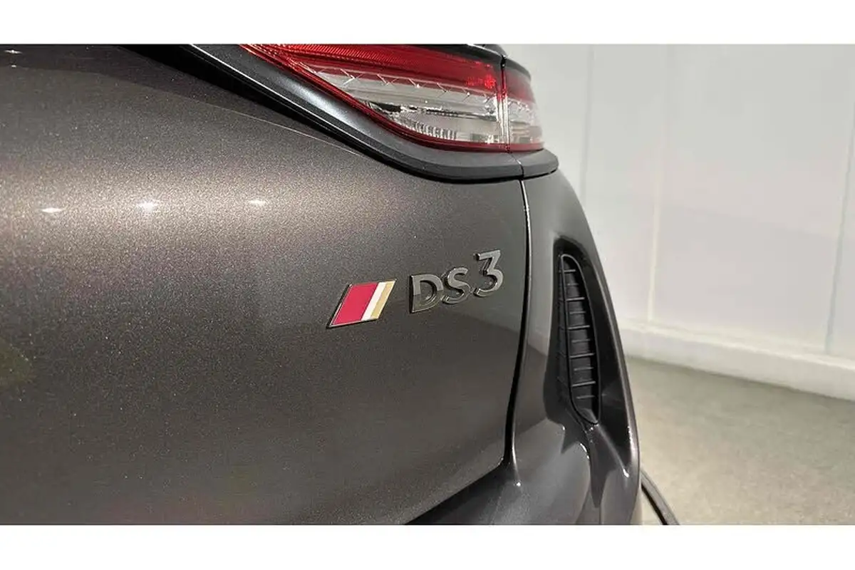 2022-ds-ds-3-crossback-12-puretech-performance-line-130ps-eat8-big-11
