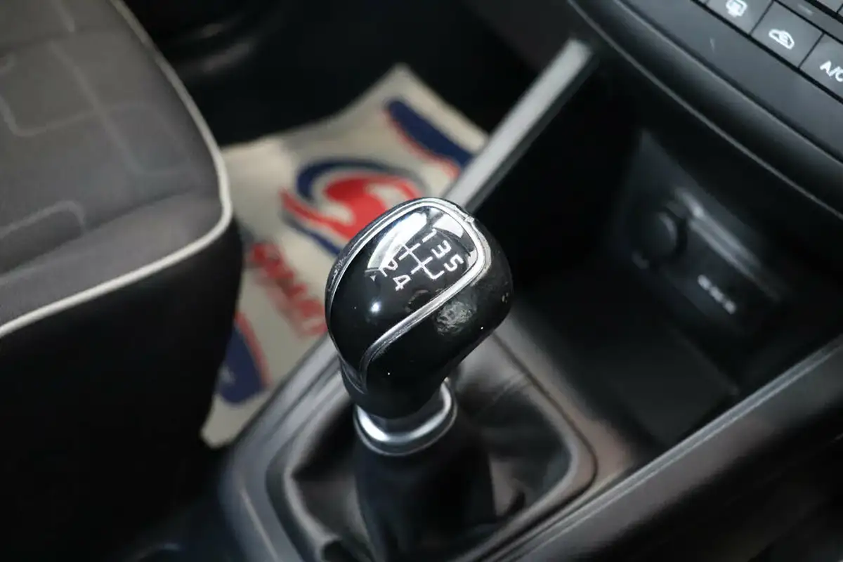 2017-kia-venga-14-2-big-54