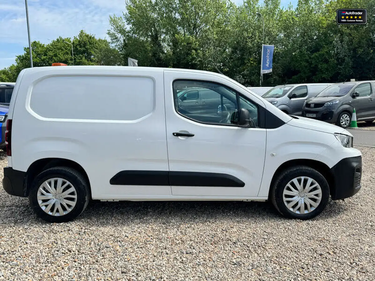 2021-peugeot-partner-15-bluehdi-1000-professional-100ps-eu6dt-panel-big-4