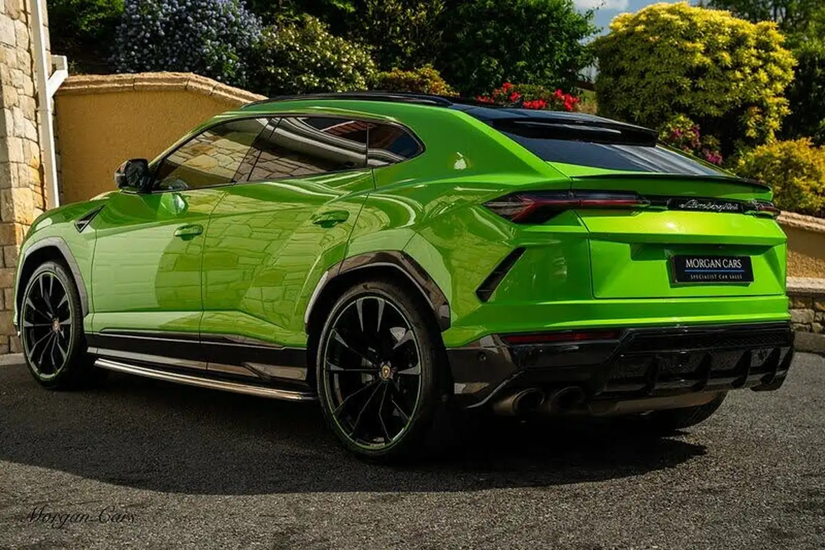 2021-lamborghini-urus-40-no-trim-big-7