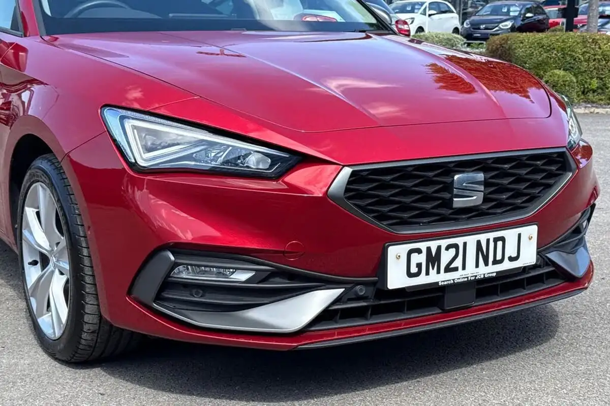 2021-seat-leon-14-e-hybrid-fr-hatchback-big-8