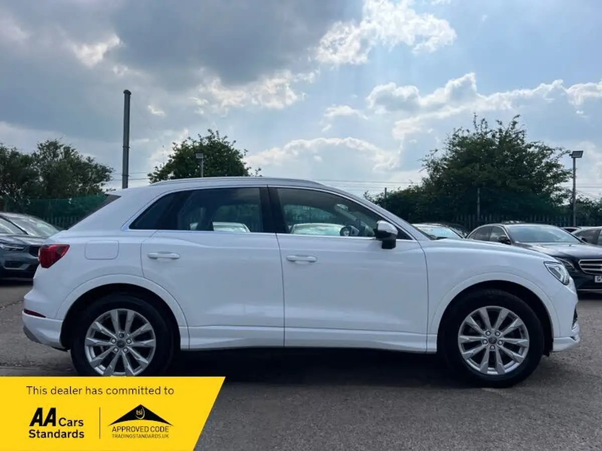 2020-audi-q3-15-35-tfsi-sport-cod-station-wagon-1498cc-big-4