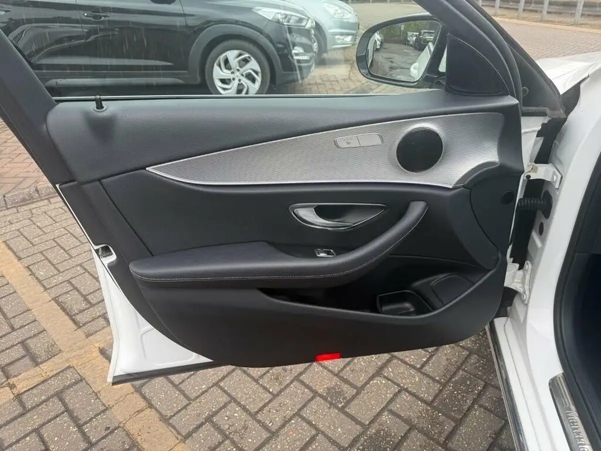 2017-mercedes-benz-e-class-20d-e220d-se-ss-estate-5d-big-25