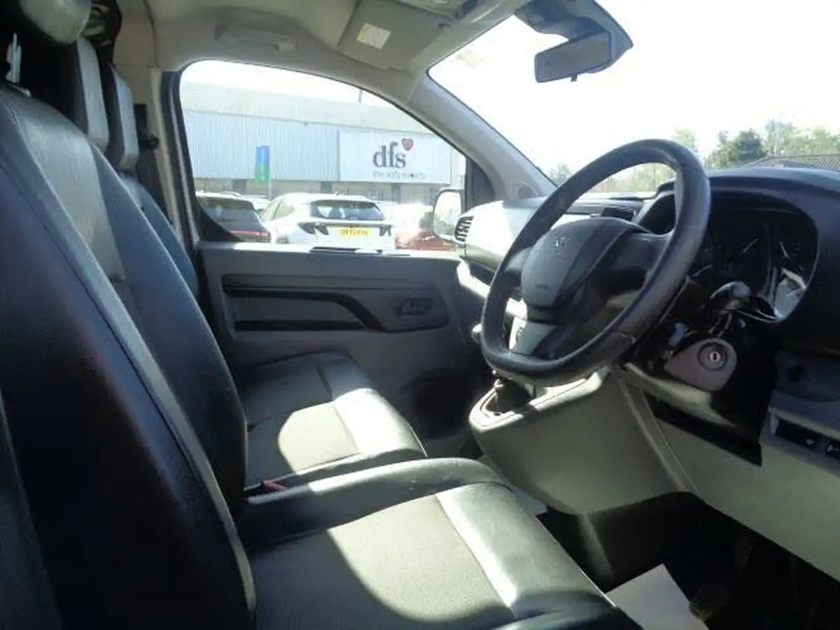 2020-peugeot-expert-15-bluehdi-compact-120bhp-big-14