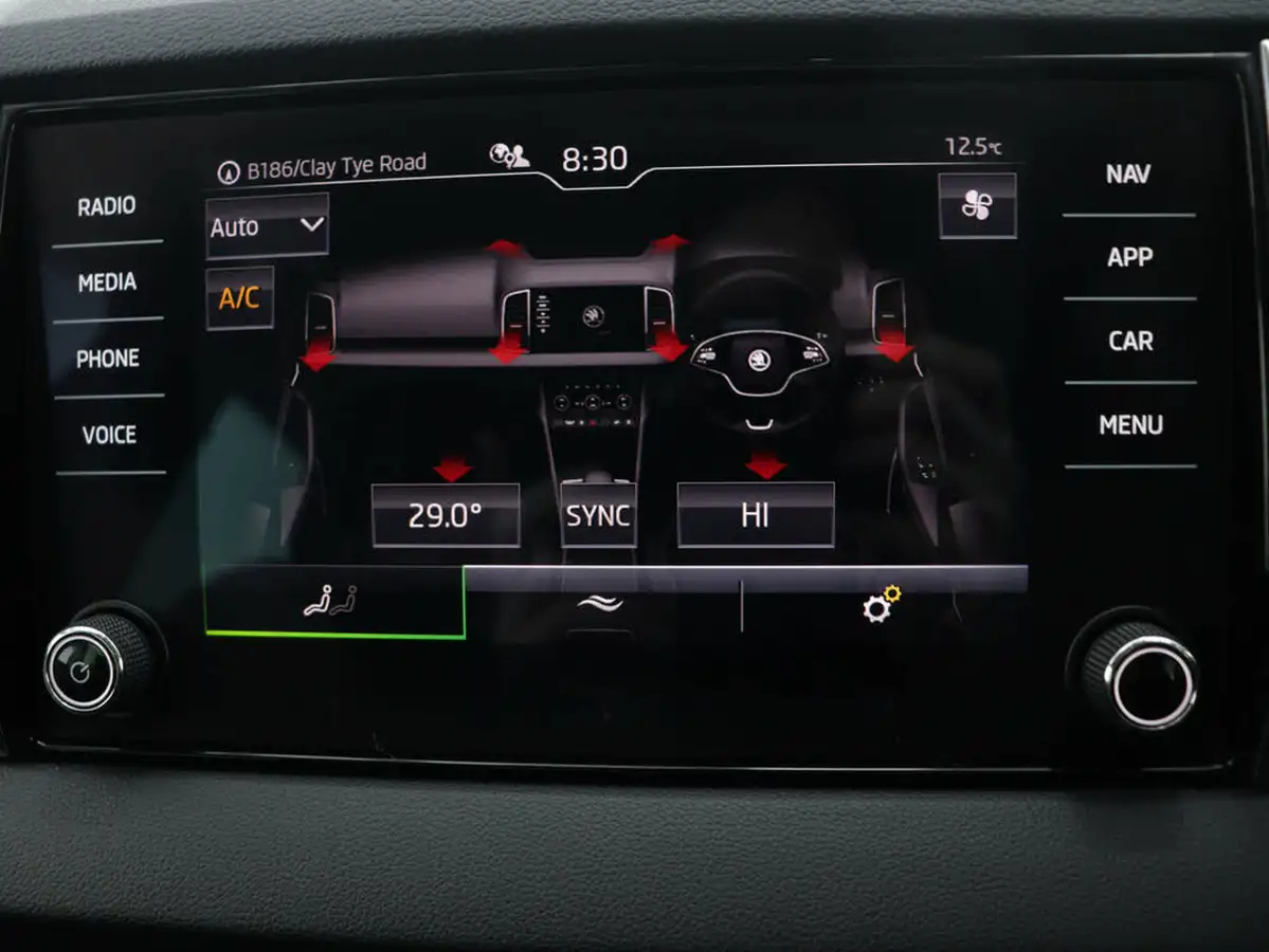 2023-skoda-karoq-15-tsi-se-drive-dsg-big-24