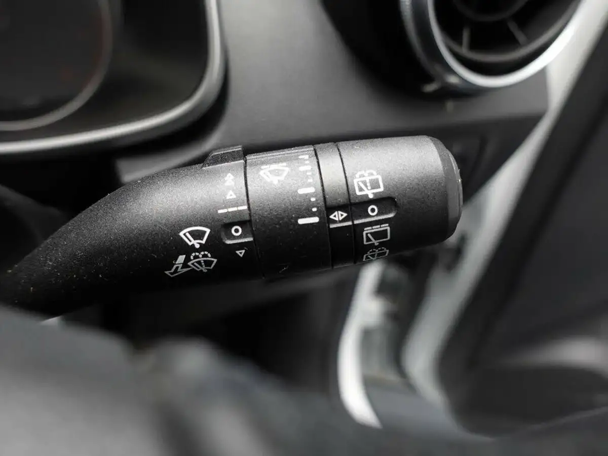 2020-mg-zs-suv-15-vti-tech-exclusive-106ps-big-21