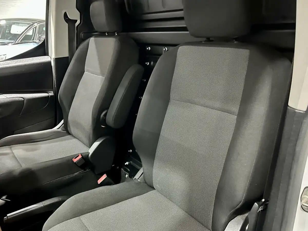 2020-vauxhall-combo-15cdti-sportive-2300-100pseu6d-t-l2h1-panel-big-20