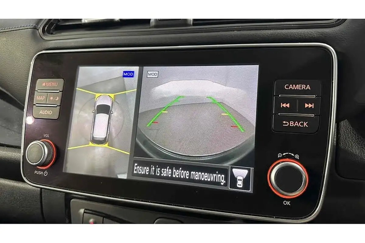 2024-nissan-leaf-e-tekna-39kwh-big-33