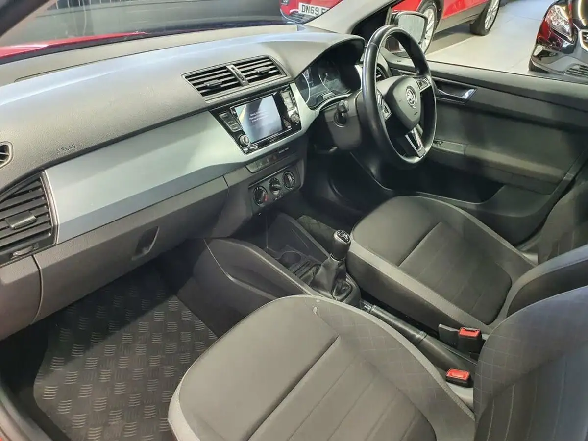 2019-skoda-fabia-10-tsi-colour-edition-big-34